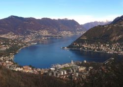 Панорама на город и озеро Комо